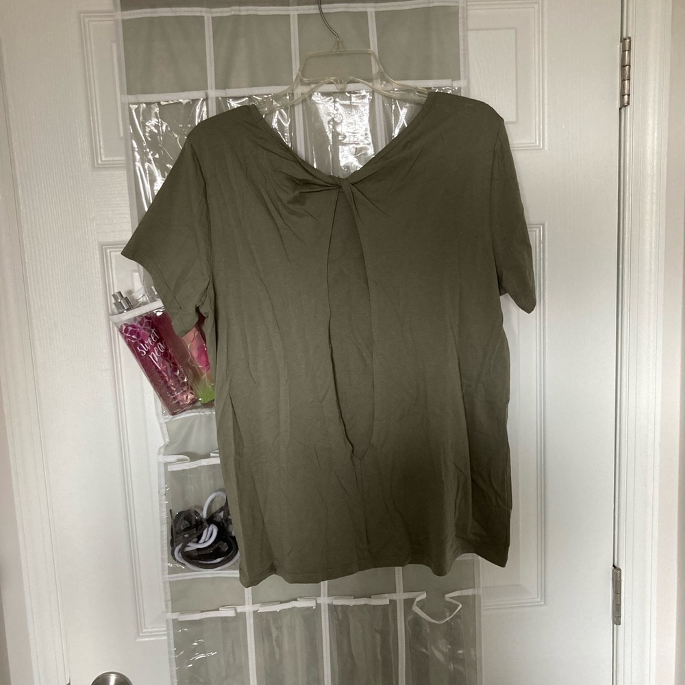 Open back tee - Picture 3 of 3
